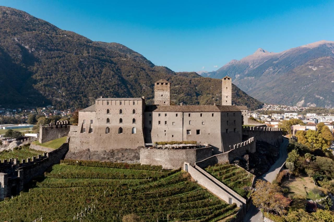 Cuore Di Relais E Chateaux 5 Stelle In Bellinzona City Of Castles -By Easylife Swiss Bagian luar foto